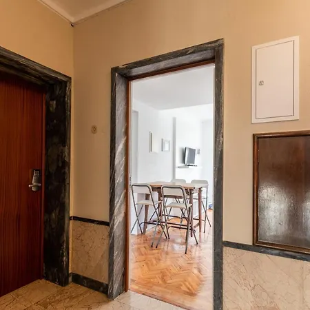 Apartment Carmo Lisbon