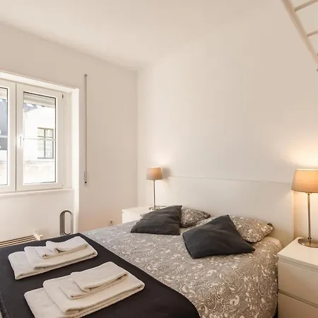 Carmo Апартаменти